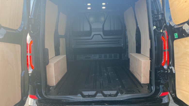 Ford Transit Custom E-320 L1 Rwd 100kW 65kWh H1 Van Limited Auto